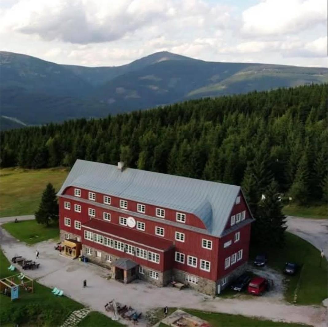 Prazska Bouda Hotel Пец под Снежко Екстериор снимка