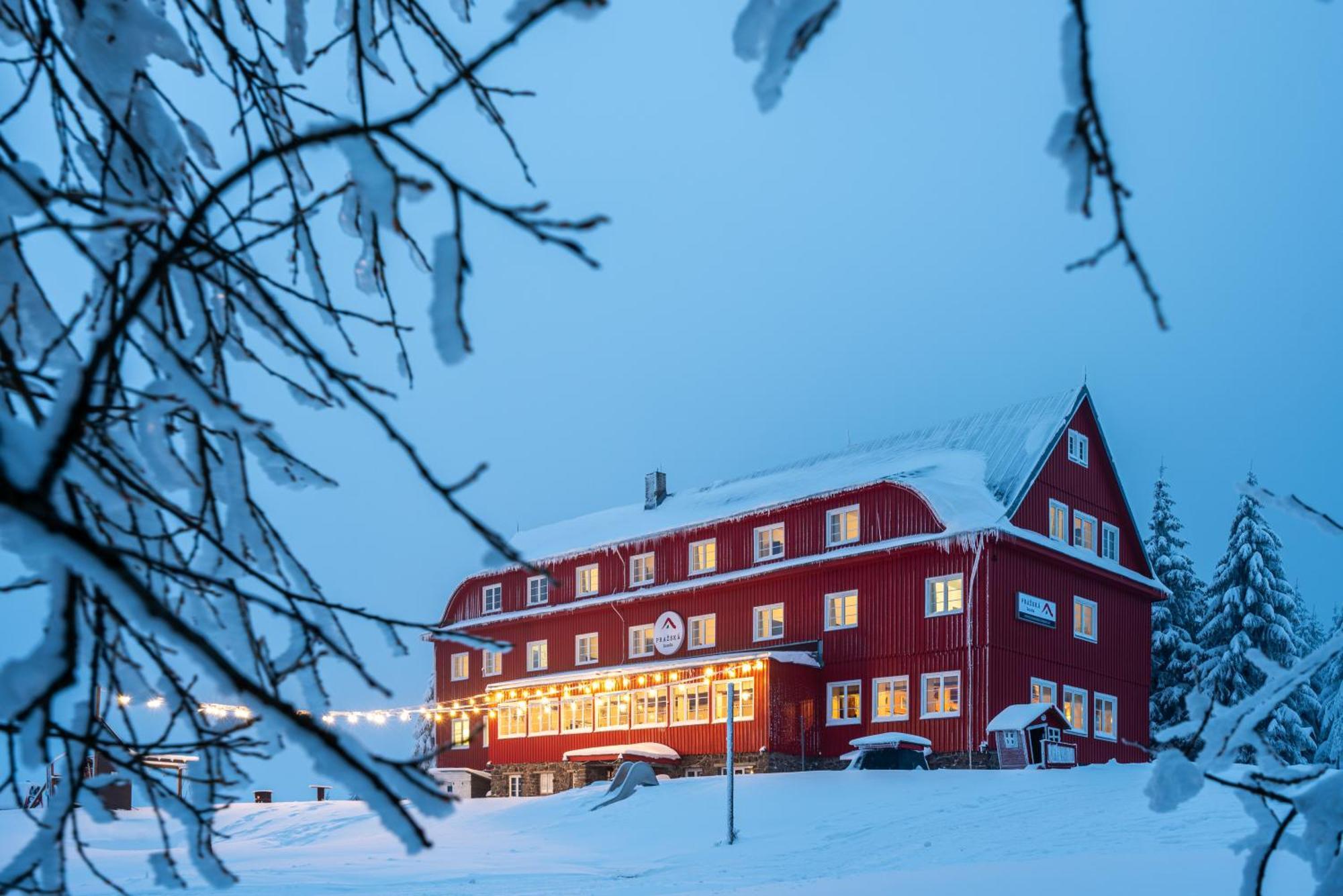Prazska Bouda Hotel Пец под Снежко Екстериор снимка